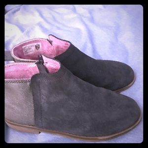 Girls boots
